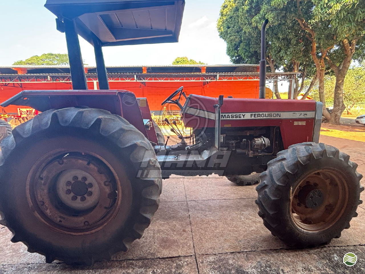 TRATOR MASSEY FERGUSON MF 275 Tração 4x4 Mana Máquinas RIBEIRAO PRETO SÃO PAULO SP